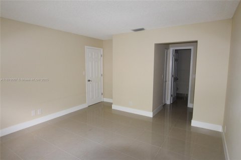 Condominio en venta en Oakland Park, Florida, 2 dormitorios, 102.19 m2 № 1977496 - foto 12