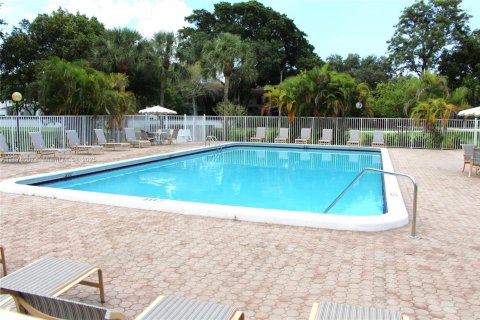Condominio en venta en Oakland Park, Florida, 2 dormitorios, 102.19 m2 № 1977496 - foto 25