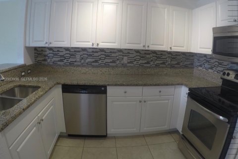 Condo in Doral, Florida, 3 bedrooms  № 2069364