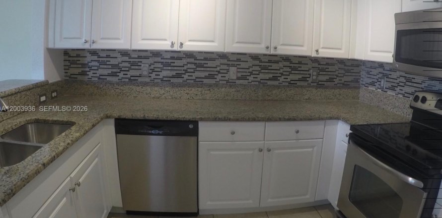 Condo in Doral, Florida, 3 bedrooms  № 2069364