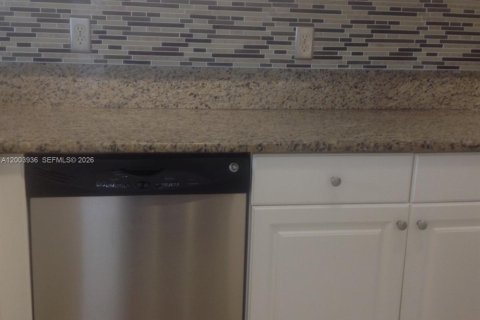 Condo in Doral, Florida, 3 bedrooms  № 2069364 - photo 6