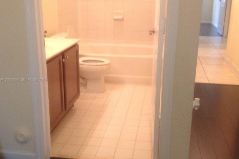 Condo in Doral, Florida, 3 bedrooms  № 2069364 - photo 10