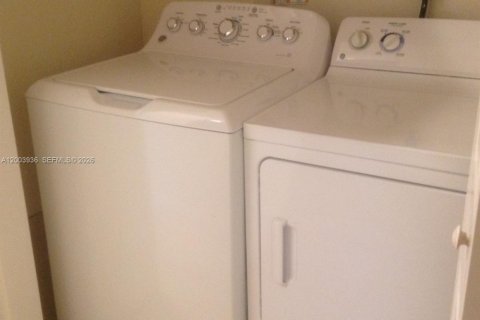 Condo in Doral, Florida, 3 bedrooms  № 2069364 - photo 8