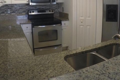 Condo in Doral, Florida, 3 bedrooms  № 2069364 - photo 4