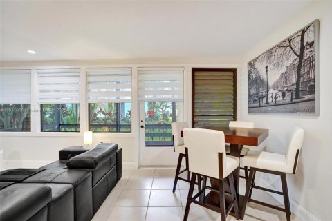 Copropriété à vendre à Boca Raton, Floride: 2 chambres, 114.18 m2 № 1966807 - photo 7