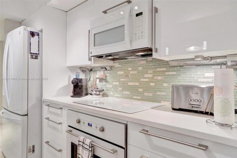 Copropriété à vendre à Boca Raton, Floride: 2 chambres, 114.18 m2 № 1966807 - photo 13