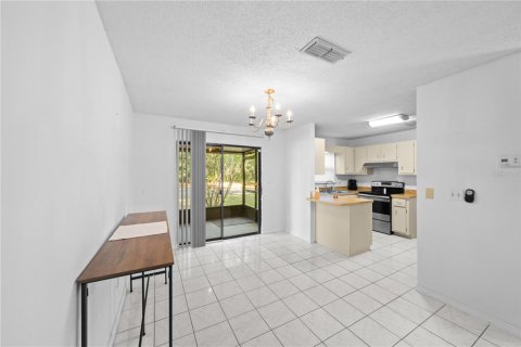 Condo in Ocala, Florida, 2 bedrooms № 2098248 - photo 9