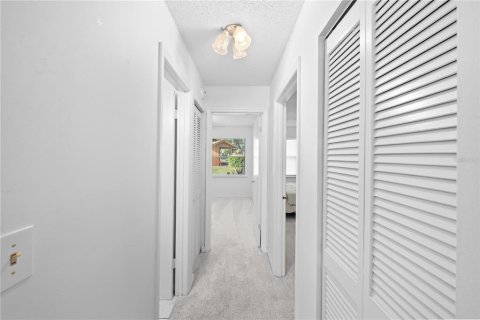 Condo in Ocala, Florida, 2 bedrooms № 2098248 - photo 8