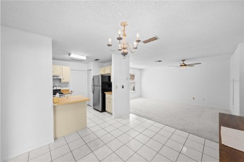Condo in Ocala, Florida, 2 bedrooms № 2098248 - photo 18