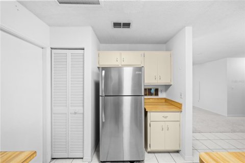 Condo in Ocala, Florida, 2 bedrooms № 2098248 - photo 16