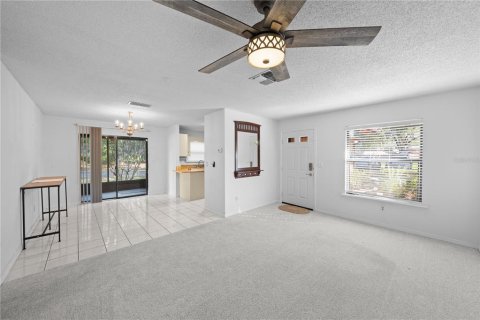 Condo in Ocala, Florida, 2 bedrooms № 2098248 - photo 6