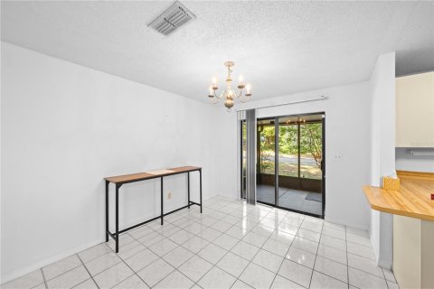 Condo in Ocala, Florida, 2 bedrooms № 2098248 - photo 11