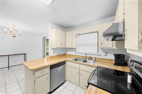 Condo in Ocala, Florida, 2 bedrooms № 2098248 - photo 15