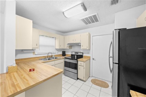 Condo in Ocala, Florida, 2 bedrooms № 2098248 - photo 12