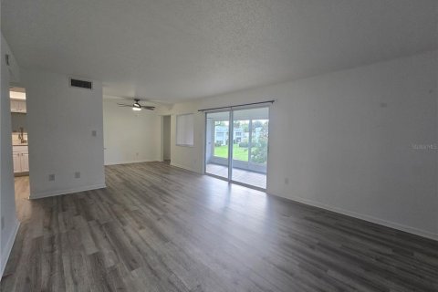 Condo in Ocala, Florida, 2 bedrooms № 2096760 - photo 6