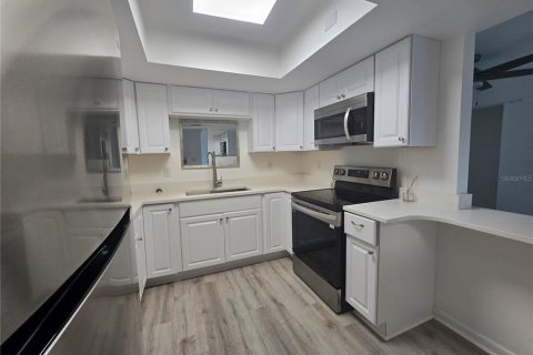 Condo in Ocala, Florida, 2 bedrooms № 2096760 - photo 9