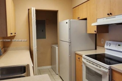 Copropriété à louer à Royal Palm Beach, Floride: 2 chambres, 97.64 m2 № 1987321 - photo 7