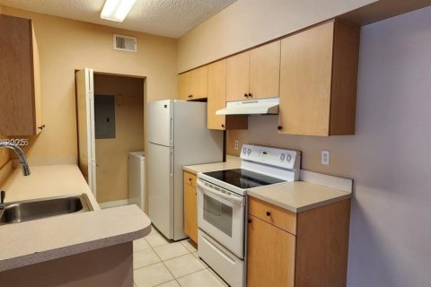 Copropriété à louer à Royal Palm Beach, Floride: 2 chambres, 97.64 m2 № 1987321 - photo 5