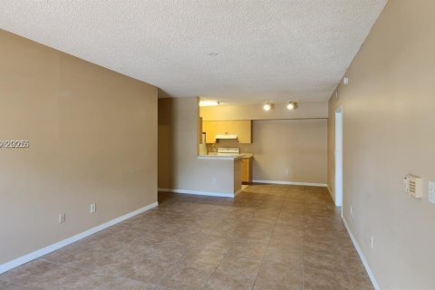 Copropriété à louer à Royal Palm Beach, Floride: 2 chambres, 97.64 m2 № 1987321 - photo 4