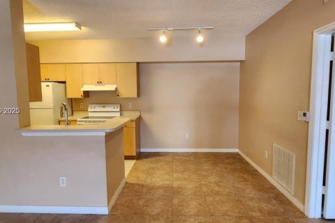 Copropriété à louer à Royal Palm Beach, Floride: 2 chambres, 97.64 m2 № 1987321 - photo 3