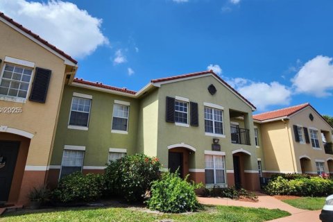 Copropriété à louer à Royal Palm Beach, Floride: 2 chambres, 97.64 m2 № 1987321 - photo 1