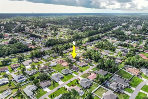 House in Palm Coast, Florida 3 bedrooms, 114.83 sq.m. № 2342007 - photo 13