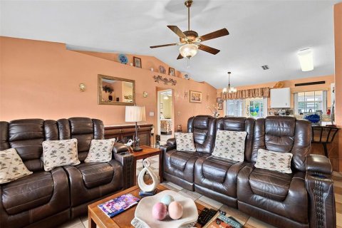 House in Palm Coast, Florida 3 bedrooms, 114.83 sq.m. № 2342007 - photo 27