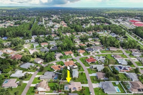 House in Palm Coast, Florida 3 bedrooms, 114.83 sq.m. № 2342007 - photo 16