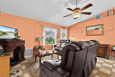House in Palm Coast, Florida 3 bedrooms, 114.83 sq.m. № 2342007 - photo 26