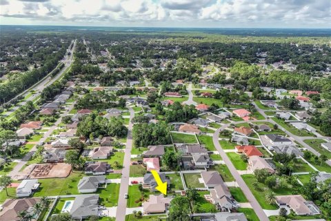 House in Palm Coast, Florida 3 bedrooms, 114.83 sq.m. № 2342007 - photo 12