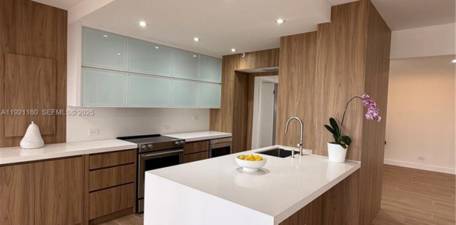Condo à Aventura, Floride, 2 chambres  № 2082715