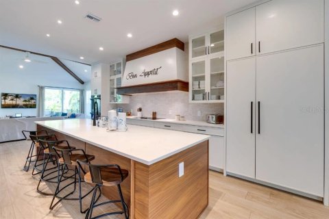 Casa en venta en Anna Maria, Florida, 9 dormitorios, 394.28 m2 № 2103276 - foto 6