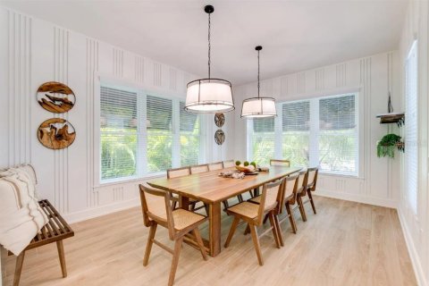 Casa en venta en Anna Maria, Florida, 9 dormitorios, 394.28 m2 № 2103276 - foto 8