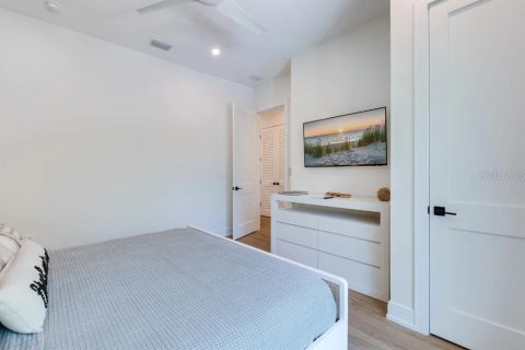 Casa en venta en Anna Maria, Florida, 9 dormitorios, 394.28 m2 № 2103276 - foto 18