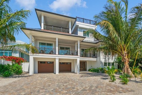 Casa en Anna Maria, Florida 9 dormitorios, 394.28 m2 № 2103276