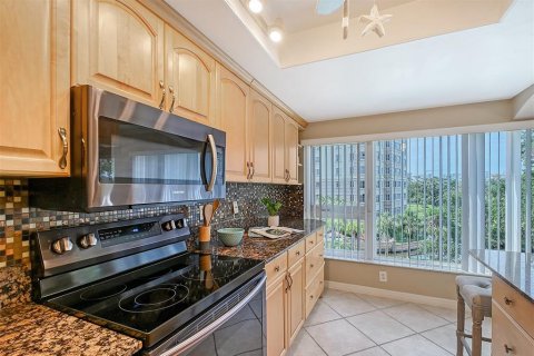 Copropriété à vendre à Sarasota, Floride: 2 chambres, 107.77 m2 № 1795643 - photo 17