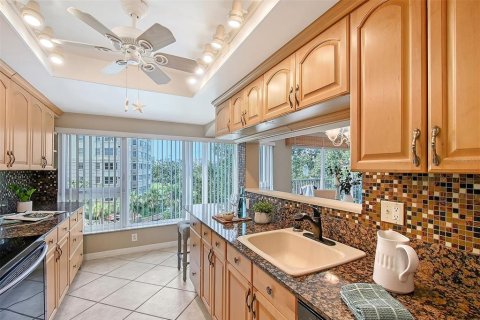 Copropriété à vendre à Sarasota, Floride: 2 chambres, 107.77 m2 № 1795643 - photo 16