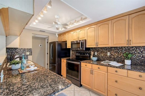 Copropriété à vendre à Sarasota, Floride: 2 chambres, 107.77 m2 № 1795643 - photo 15