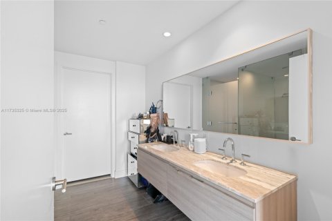 Condominio en venta en Miami, Florida, 2 dormitorios, 107.95 m2 № 1846317 - foto 19