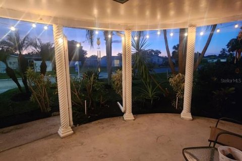 Villa ou maison à vendre à Holiday, Floride: 2 chambres, 96.53 m2 № 1905637 - photo 5