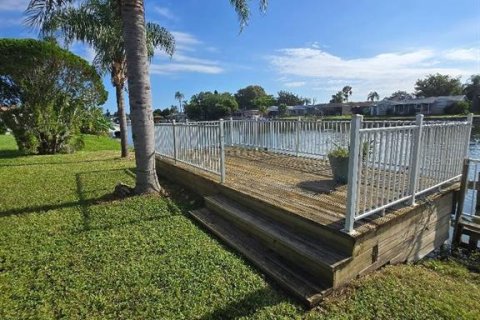 Villa ou maison à vendre à Holiday, Floride: 2 chambres, 96.53 m2 № 1905637 - photo 7