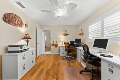 House in Palm Harbor, Florida 3 bedrooms, 178.74 sq.m. № 1760490 - photo 26
