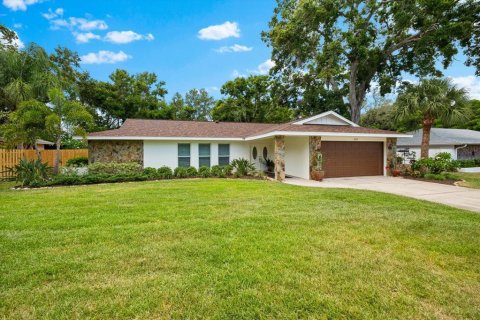 House in Palm Harbor, Florida 3 bedrooms, 178.74 sq.m. № 1760490 - photo 2