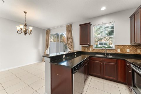 Touwnhouse à louer à Orlando, Floride: 3 chambres, 151.71 m2 № 1904743 - photo 12