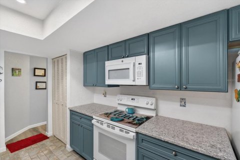 House in Punta Gorda, Florida 2 bedrooms, 138.89 sq.m. № 2115121 - photo 3