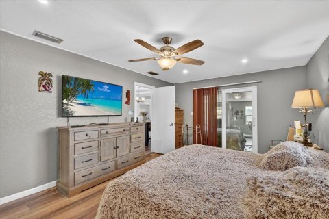 House in Punta Gorda, Florida 2 bedrooms, 138.89 sq.m. № 2115121 - photo 17