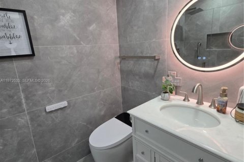 House in Delray Beach, Florida 2 bedrooms, 88.07 sq.m. № 2033416 - photo 23