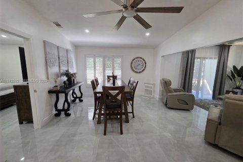 House in Delray Beach, Florida 2 bedrooms, 88.07 sq.m. № 2033416 - photo 17