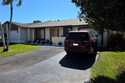 House in Delray Beach, Florida 2 bedrooms, 88.07 sq.m. № 2033416 - photo 4