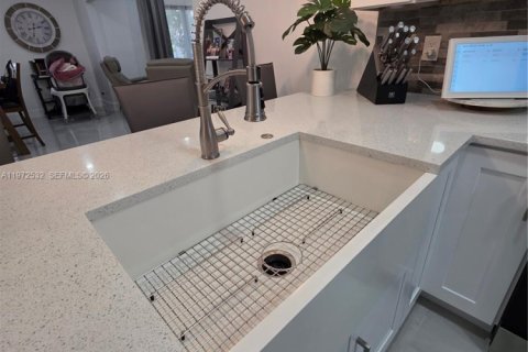 House in Delray Beach, Florida 2 bedrooms, 88.07 sq.m. № 2033416 - photo 12